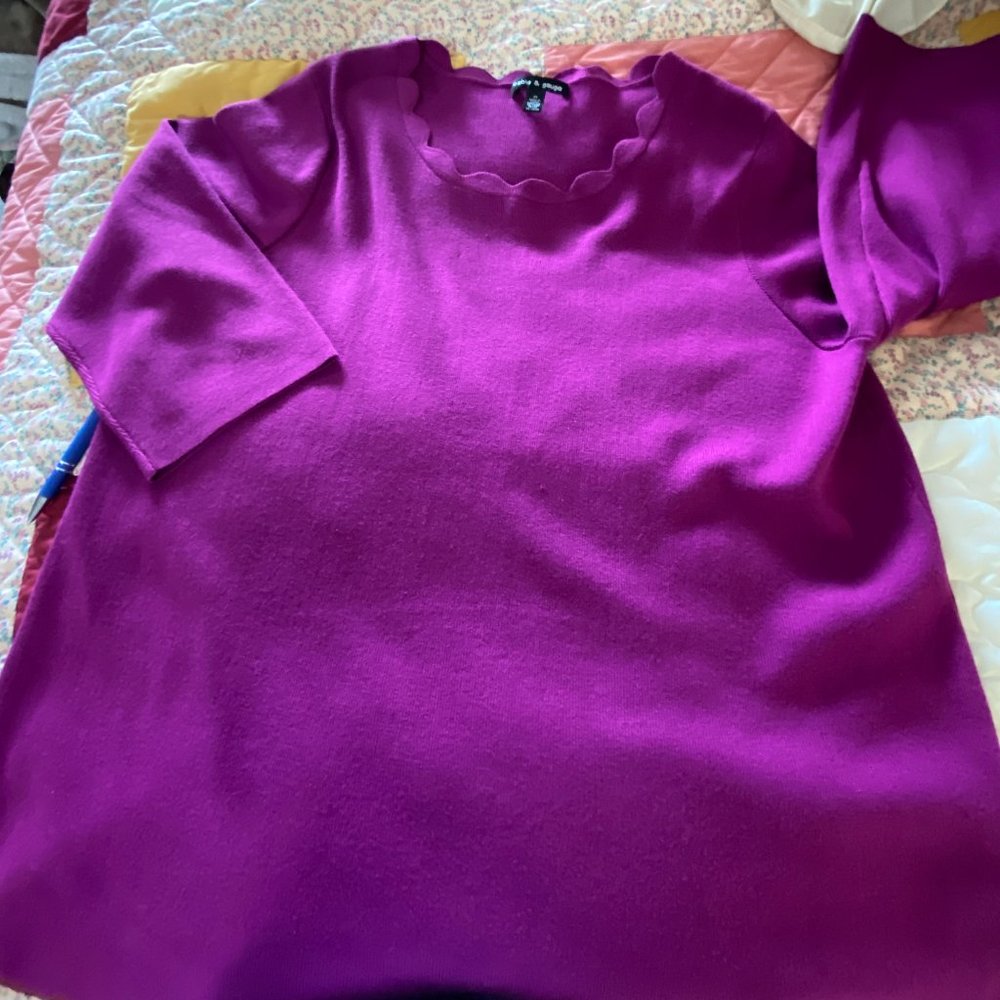 GUC Cable & Gauge Scalloped Pull over sweater in Fuschia-2X - Picture 3 of 14